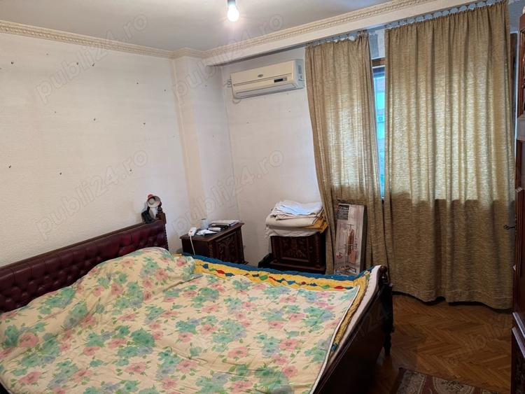 Apartament cu 4 camere decomandat în Central