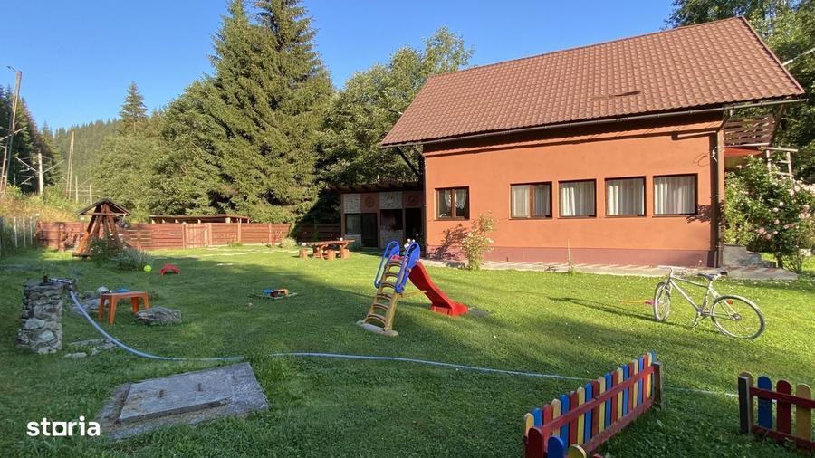 Casă cu 4 camere în Valea Putnei