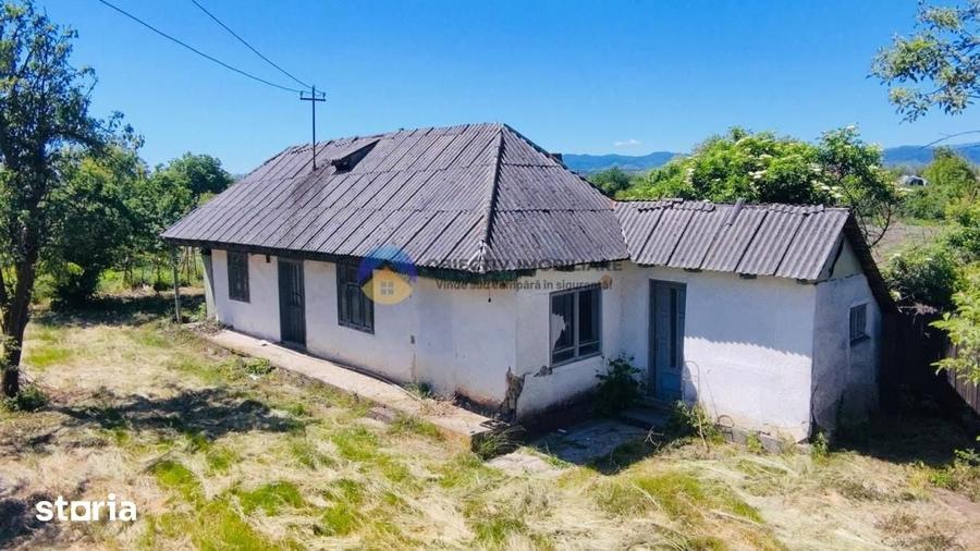 Casă cu 2 camere cu Teren 2089 Mp în Central