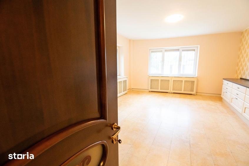 Casă cu Teren 719 Mp în Băneasa