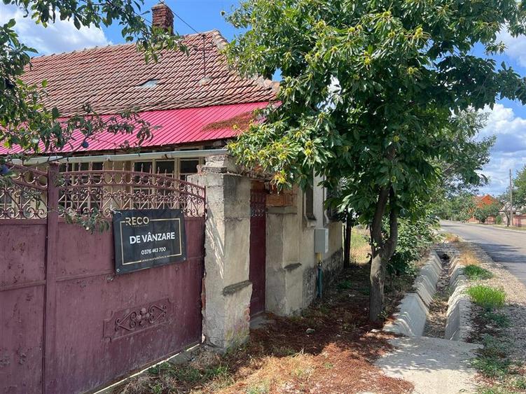 Casă cu 4 camere cu Teren 5474 Mp în Poșoloaca