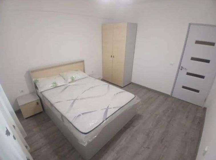Apartament cu 2 camere decomandat în Bariera Vâlcii