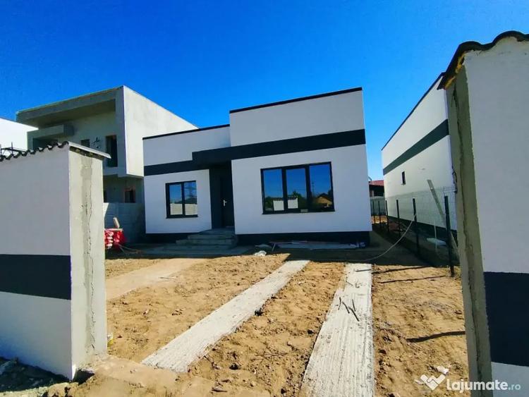Casă cu 4 camere cu Teren 300 Mp în Malu Mare