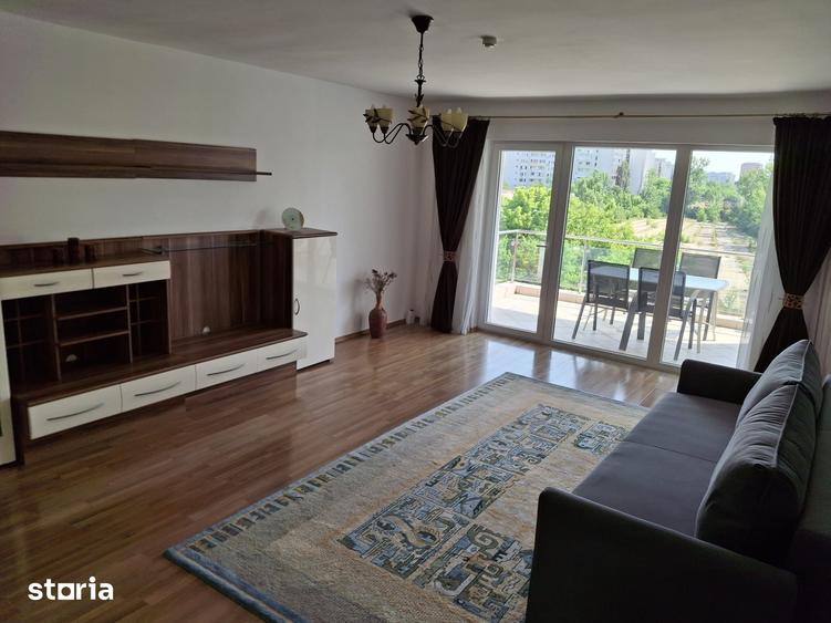Apartament cu 3 camere decomandat în Pajura