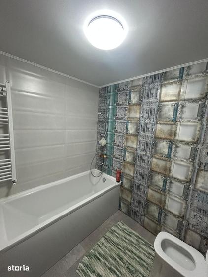 Apartament cu 3 camere decomandat în Rediu