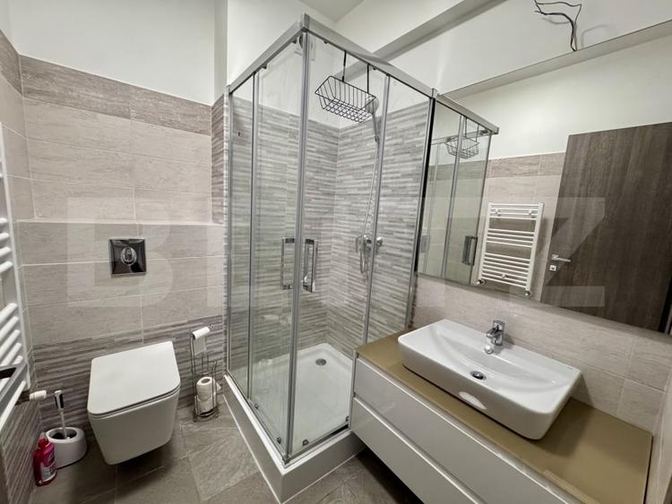 Apartament cu 3 camere decomandat, mobilat în Central