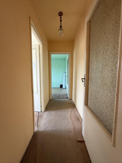 Apartament cu 3 camere semidecomandat în P-ța Doina