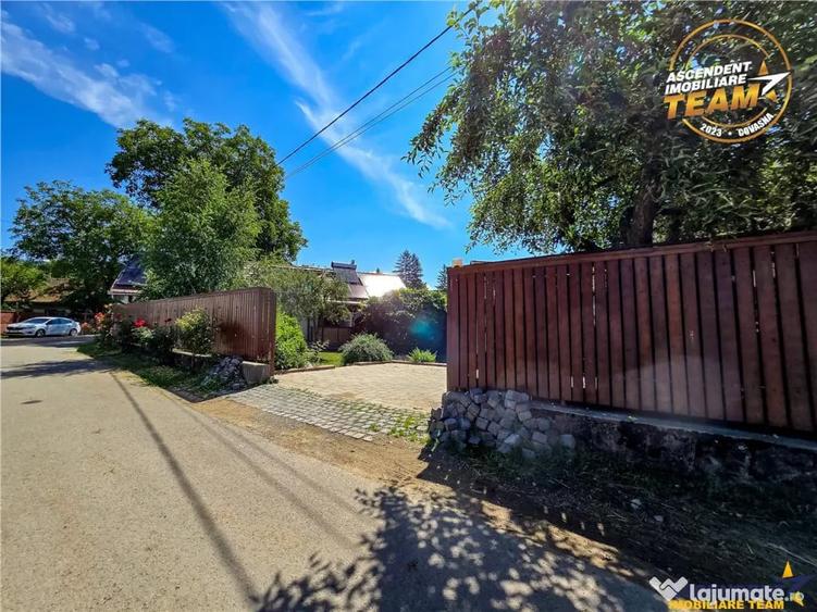 Casă cu 7 camere cu Teren 418 Mp în Central