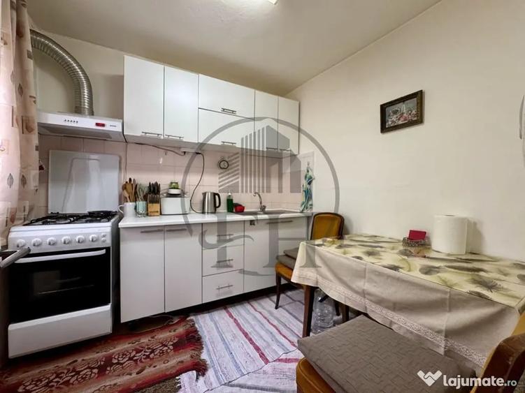 Casă cu 7 camere cu Teren 1190 Mp în Sud