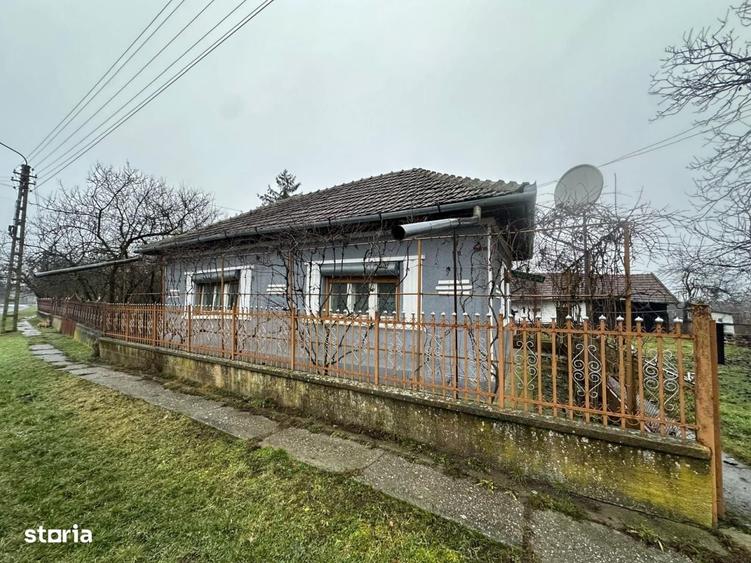 Casă cu 3 camere în Mărtinești