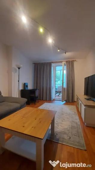 Apartament cu 3 camere decomandat în Exterior Vest