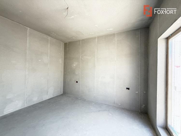 Duplex cu 4 camere cu Canalizare în Săcălaz
