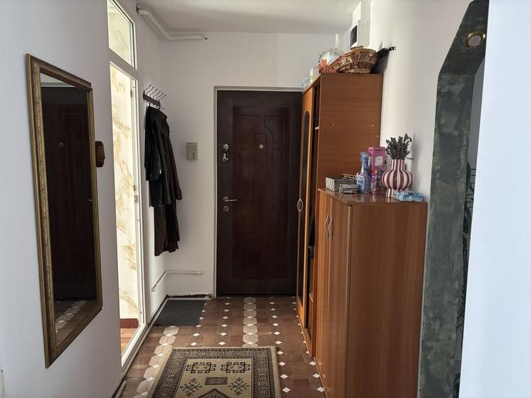 Apartament cu 3 camere decomandat în Brazda lui Novac