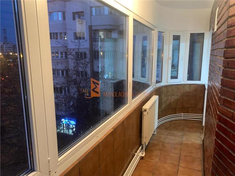 Apartament cu 3 camere decomandat, mobilat în 1 Decembrie