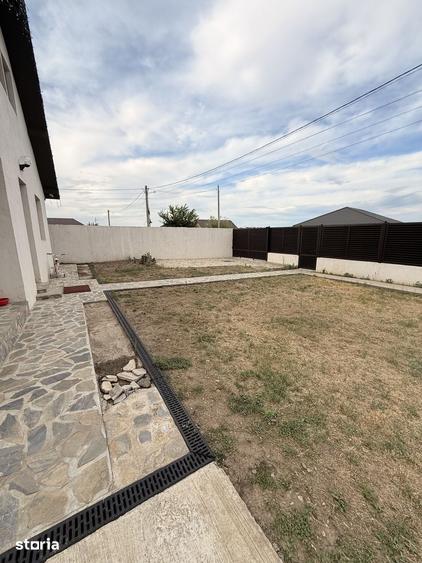Casă cu 5 camere cu Teren 550 Mp în Tulucești