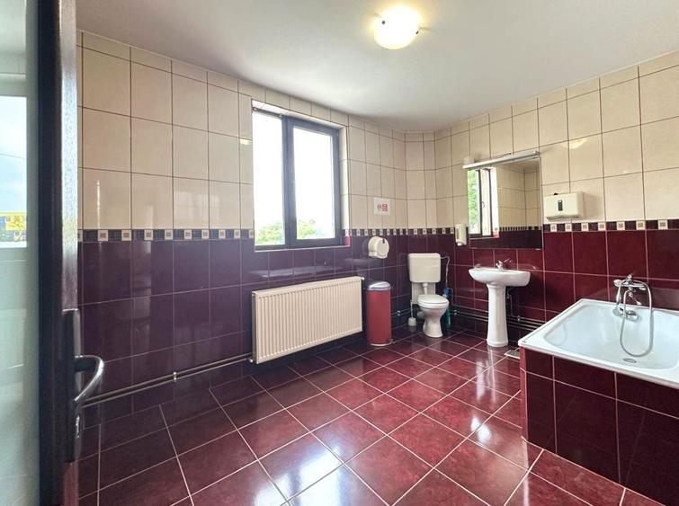 Casă individuală cu 4 camere cu Canalizare în Băneasa