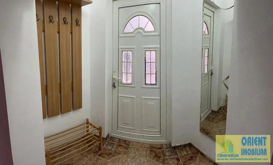 Casă cu 6 camere cu Teren 250 Mp în Cumpăna