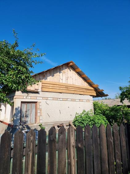 Casă cu 2 camere cu Teren 1200 Mp în Sălciile