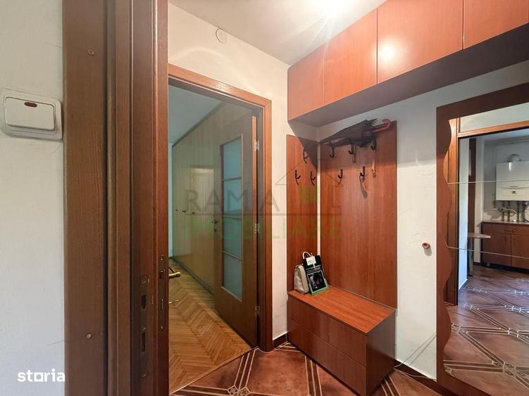 Apartament cu 4 camere decomandat în Triaj