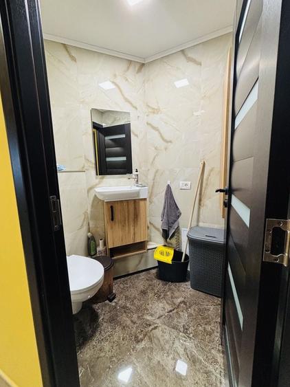 Apartament cu 3 camere decomandat, mobilat în Rogerius