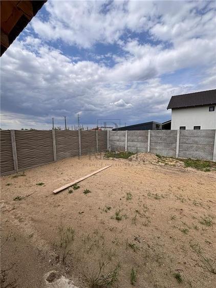 Duplex cu 3 camere cu Canalizare în Moșnița Nouă