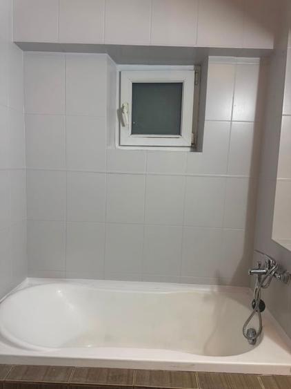 Apartament cu 3 camere decomandat, mobilat în Capitol