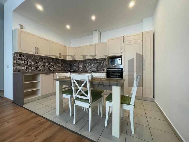 Apartament cu 2 camere decomandat, mobilat în Soarelui
