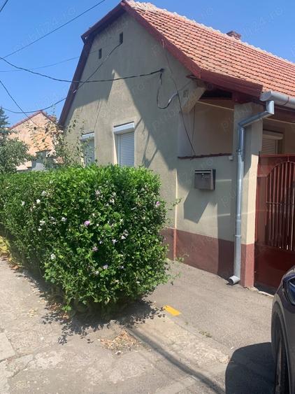 Casă cu 6 camere cu Teren 1500 Mp în Aradul Nou