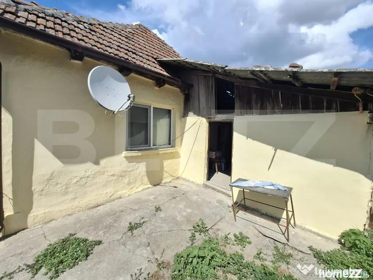 Casă cu 2 camere cu Teren 2880 Mp în Gelu