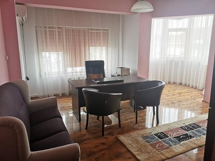 Apartament cu 3 camere decomandat în Ultracentral