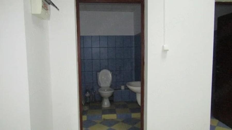Spațiu comercial, de 310 mp, în Central