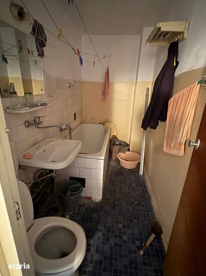Apartament cu 3 camere decomandat în Tei