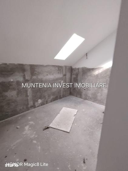 Casă cu 5 camere cu Teren 375 Mp în Central
