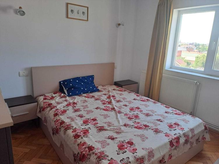 Apartament cu 2 camere decomandat în Intim