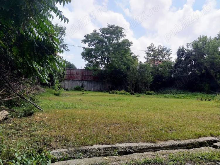 Apartament cu 2 camere nedecomandat în Petricani