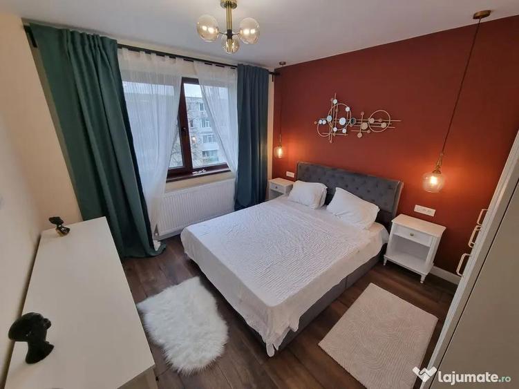 Apartament cu 3 camere semidecomandat, mobilat în Tomis II