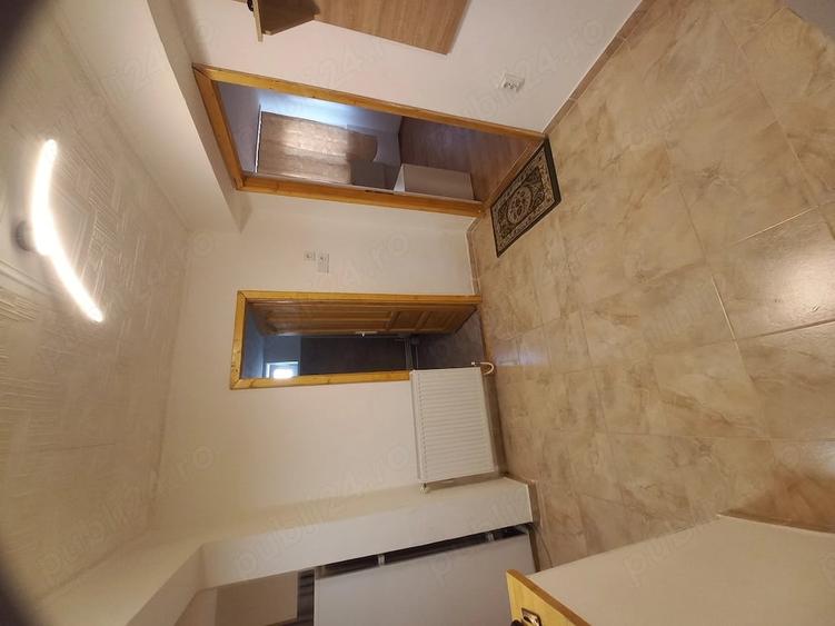 Garsonieră decomandată în Central