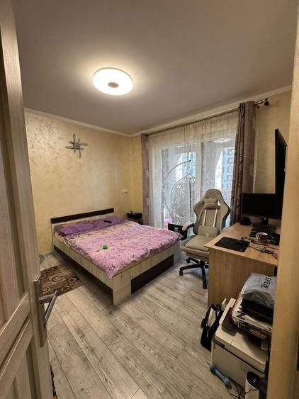 Apartament cu 4 camere decomandat în Florești