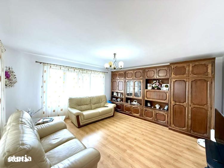 Casă cu 4 camere cu Teren 900 Mp în Central