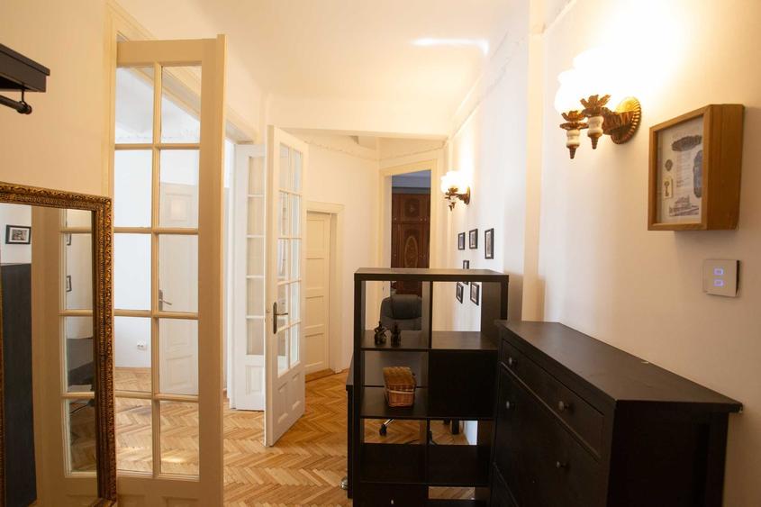 Apartament cu 2 camere decomandat în Ultracentral