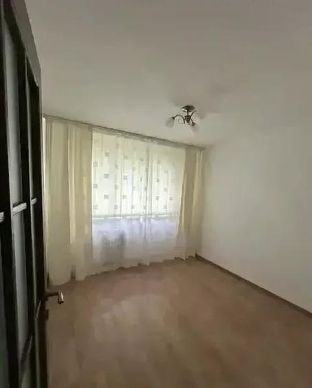 Apartament cu 3 camere decomandat, mobilat în Drumul Taberei