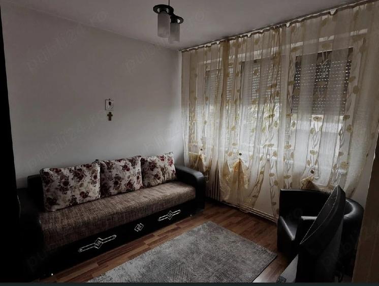 Apartament cu 4 camere decomandat în Central