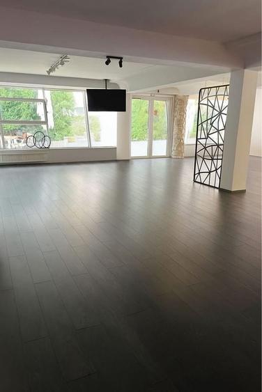 Spațiu comercial, de 205 mp, în Central