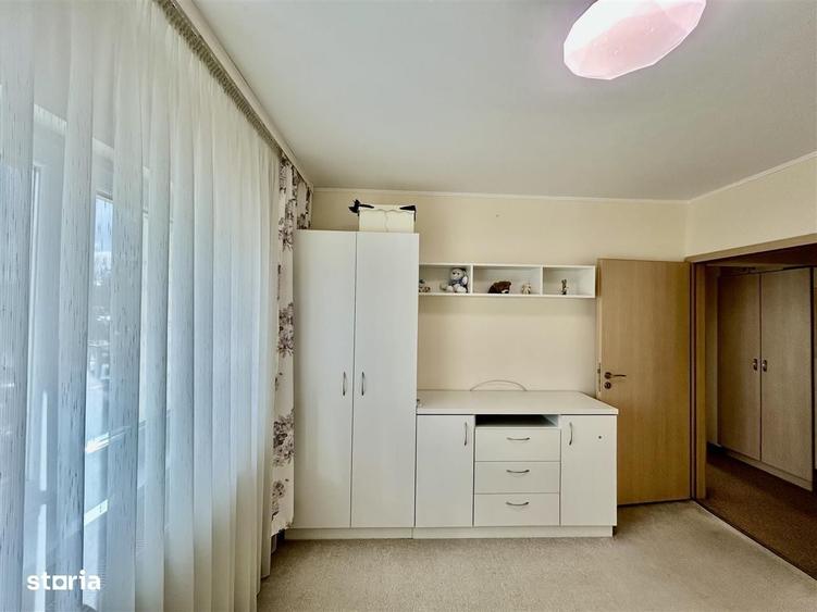 Apartament cu 3 camere decomandat în Terezian