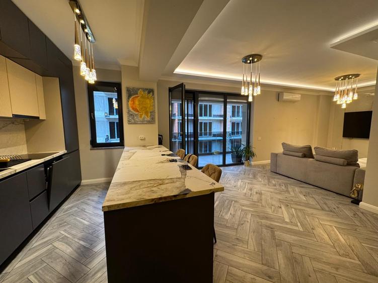 Apartament cu 3 camere semidecomandat în Voluntari