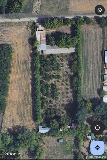 Teren de 4400 mp, în Ceacu