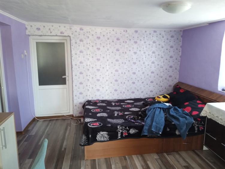 Casă individuală cu 5 camere cu Teren 2400 Mp în Războieni