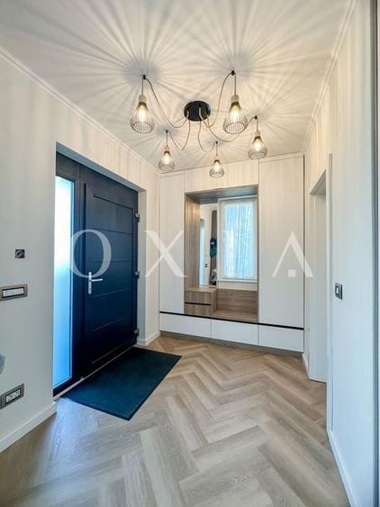 Duplex cu 4 camere cu Canalizare în Giroc