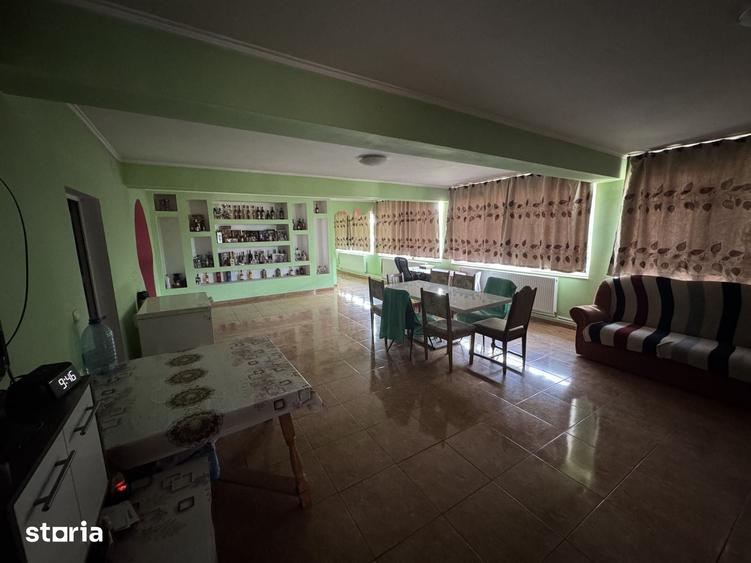 Casă cu 4 camere cu Teren 3000 Mp în Doba