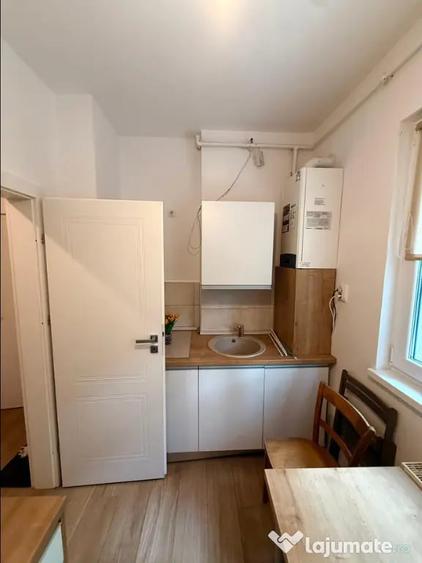 Apartament cu 2 camere decomandat în Griviței